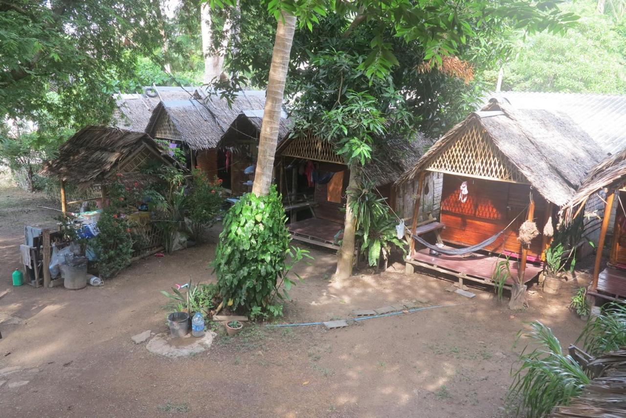 Отель Easy Huts Ко-Ланта Экстерьер фото